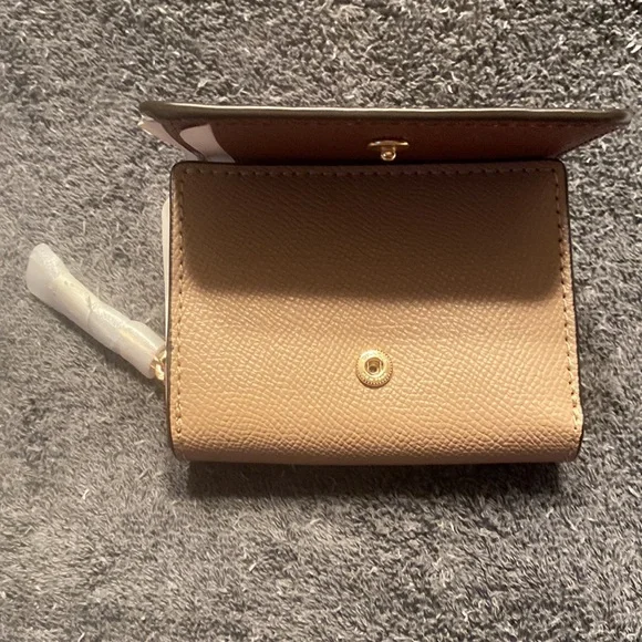 NWT Coach Crossgrain Leather Trifold Small Wallet - Picture 7 of 8